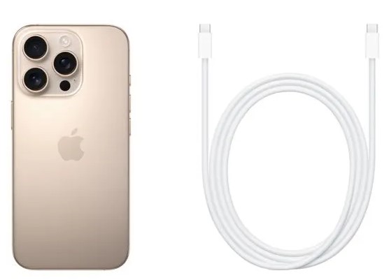 iPhone 16 Pro 256GB Desert Titanium - Widok urządzenia w dłoni